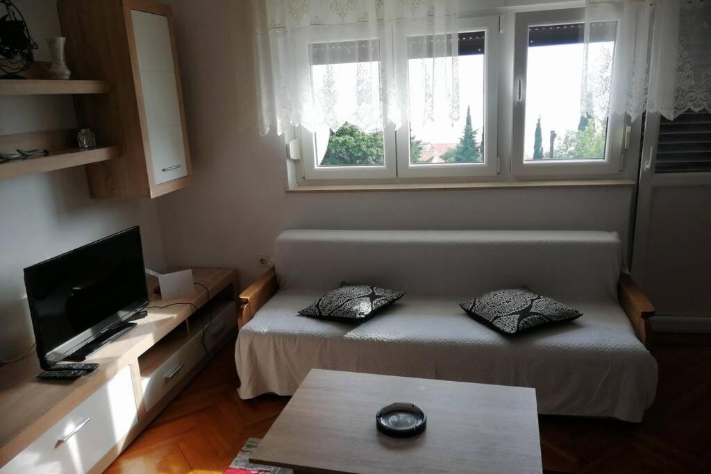 Spacious 2-Room Apartment With Beautiful Sea View Crikvenica Bagian luar foto