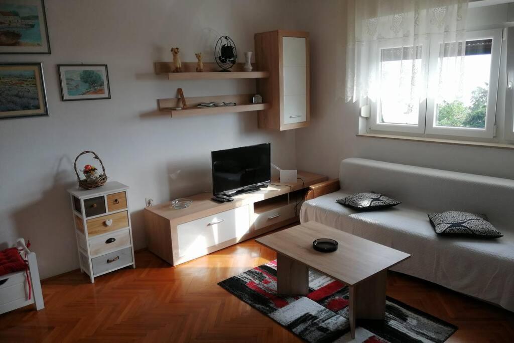 Spacious 2-Room Apartment With Beautiful Sea View Crikvenica Bagian luar foto
